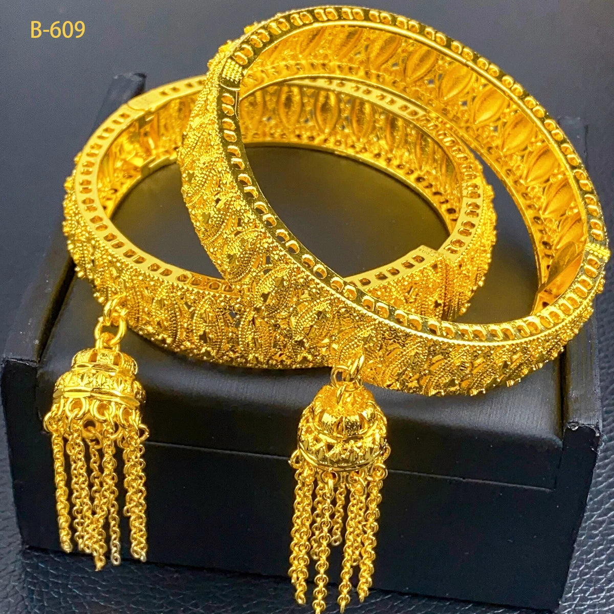 XUHUANG Dubai Gold Bangles with Tassel Pendant ATHLEXES