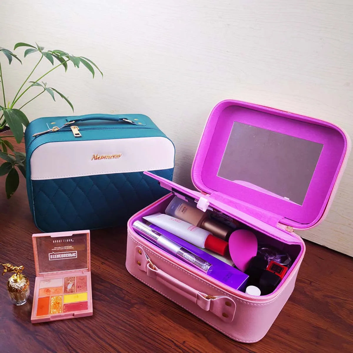 LumiCase LED Makeup Bag with Mirror ATHLEXES