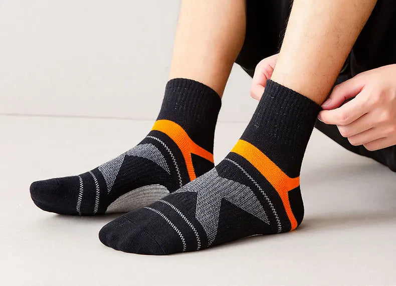 Elite Comfort Menâ??s Black Athletic Socks - 3 Pack ATHLEXES