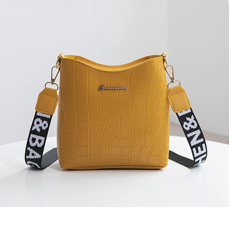 Crocodile Luxe Crossbody Handbag for Women ATHLEXES