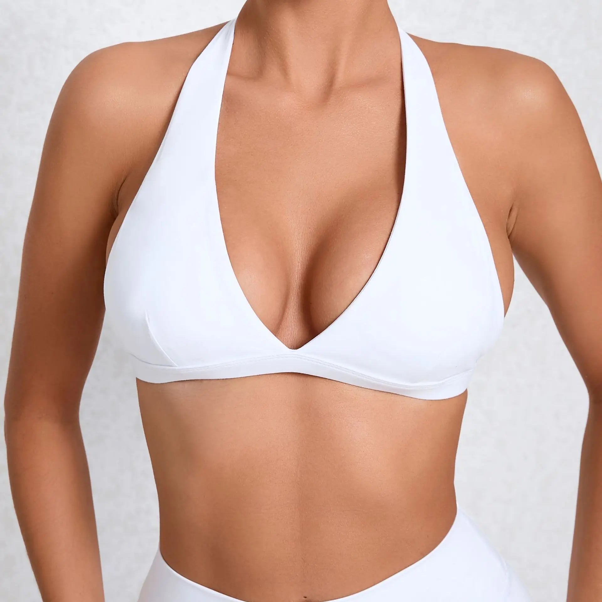 VividFit Womenâ??s V-Neck Active Sports Bra ATHLEXES