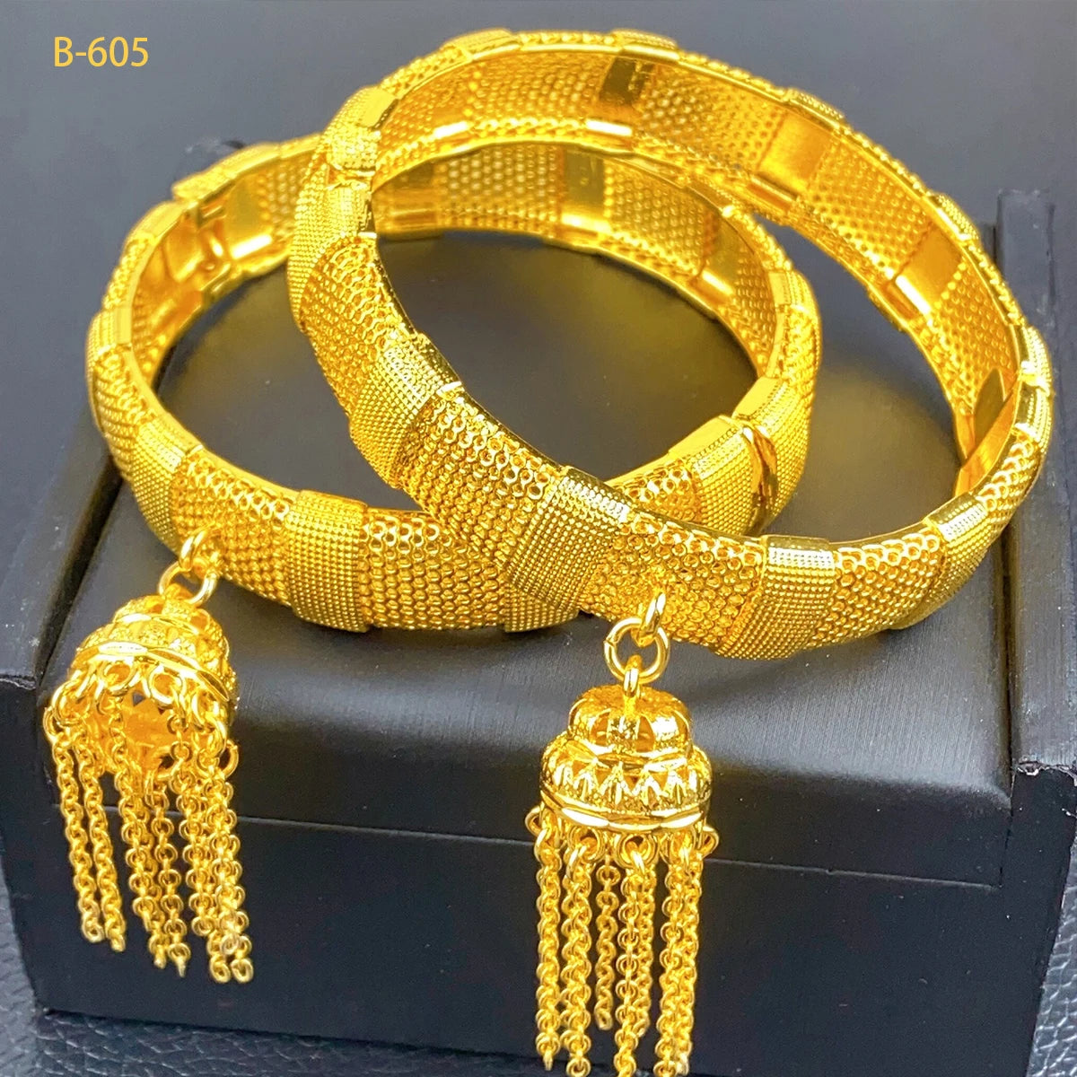 XUHUANG Dubai Gold Bangles with Tassel Pendant ATHLEXES