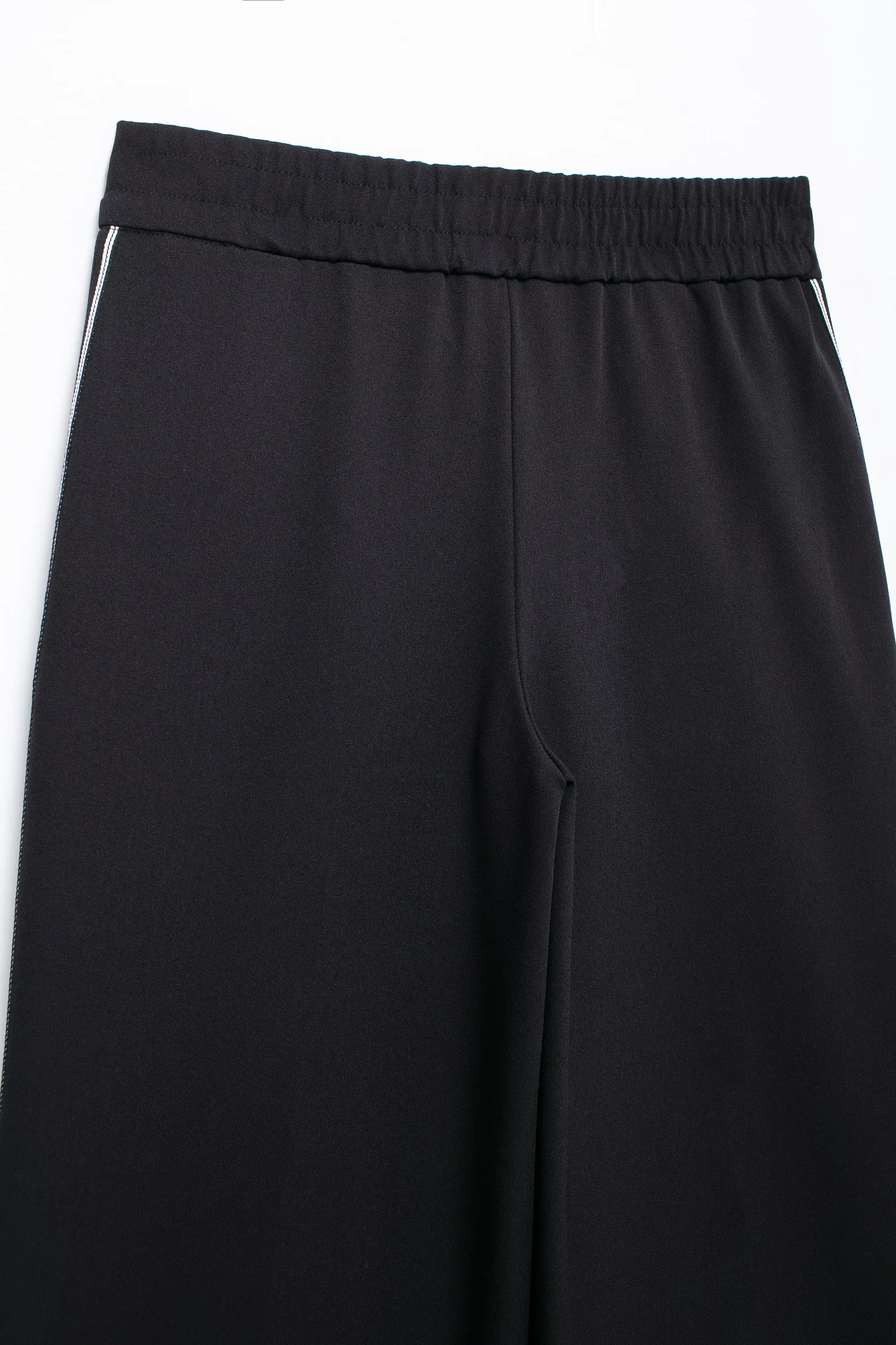 TRAFZA Luxe Stripe Jacket & Trousers Set for Women ATHLEXES