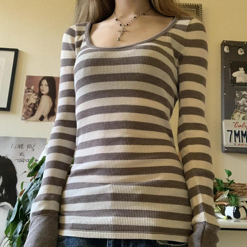 Emo Aesthetic Long Sleeve Grunge Tee for Autumn ATHLEXES