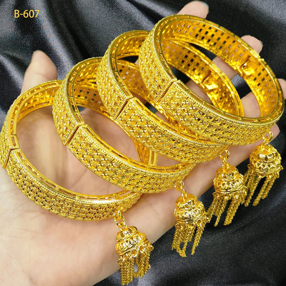 XUHUANG Dubai Gold Bangles with Tassel Pendant ATHLEXES