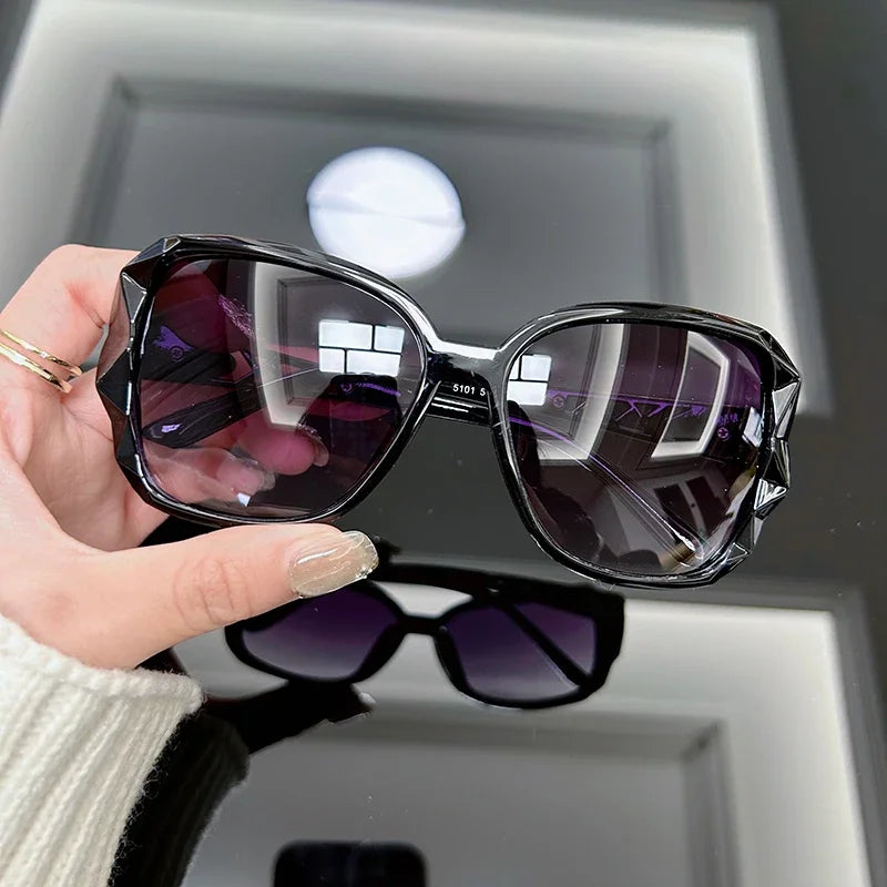 Retro Chic Oversized Sunglasses for Women ATHLEXES