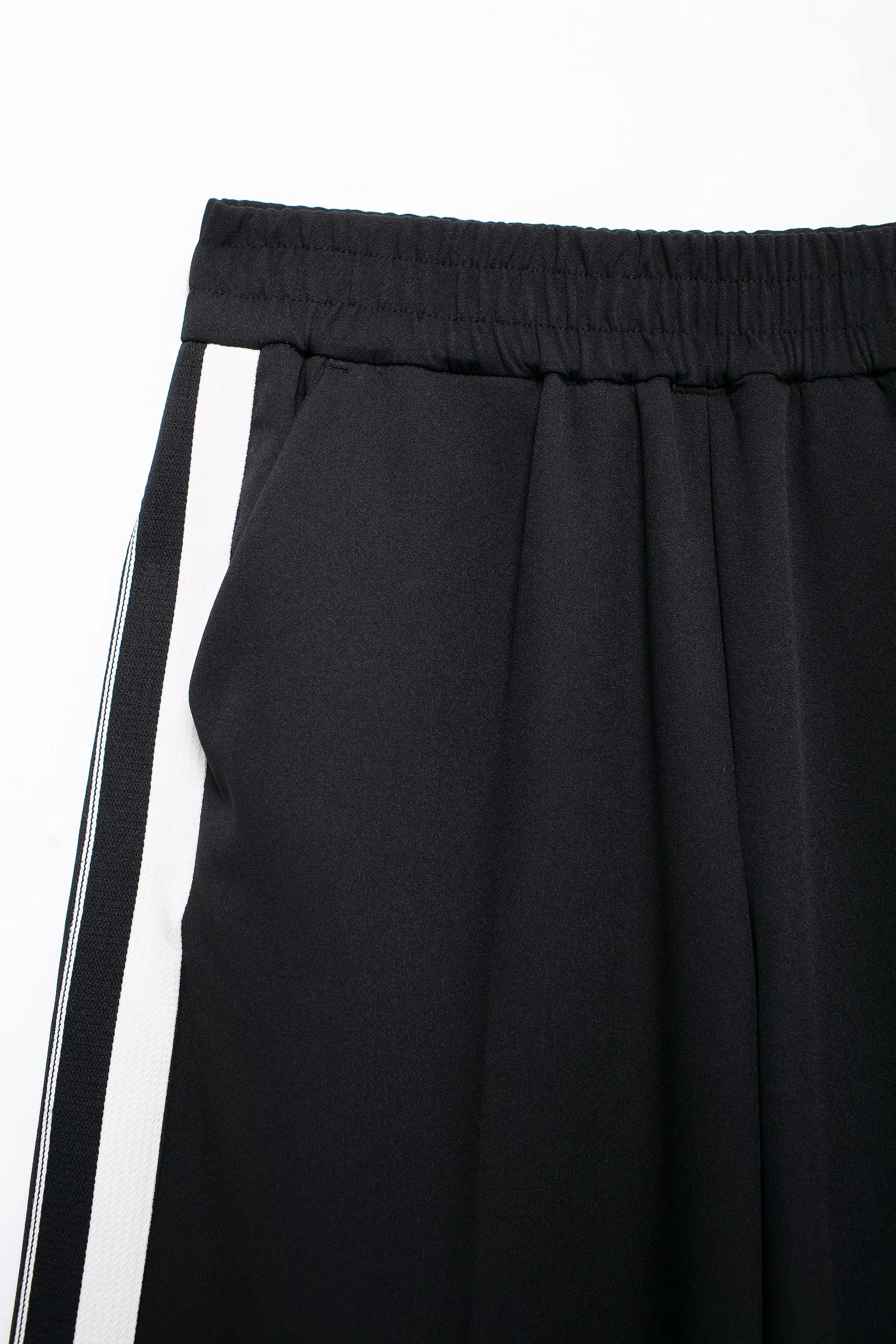 TRAFZA Luxe Stripe Jacket & Trousers Set for Women ATHLEXES