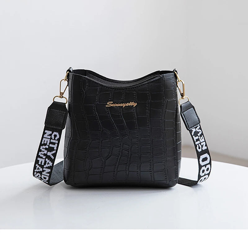 Crocodile Luxe Crossbody Handbag for Women ATHLEXES